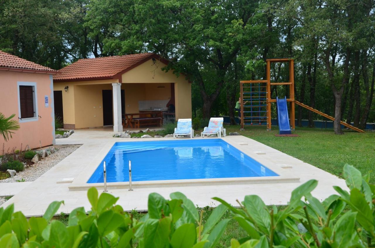 Villa Fragola - Holiday House With Large Garden Tinjan Exterior foto