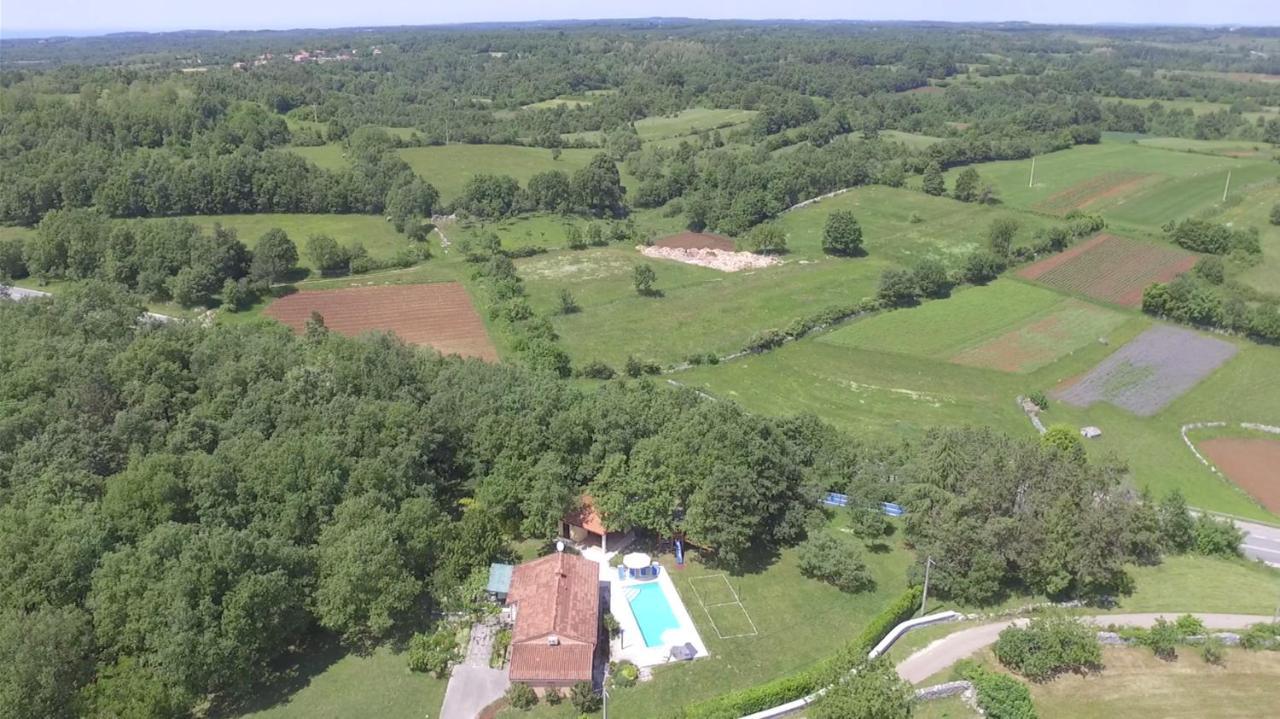 Villa Fragola - Holiday House With Large Garden Tinjan Exterior foto