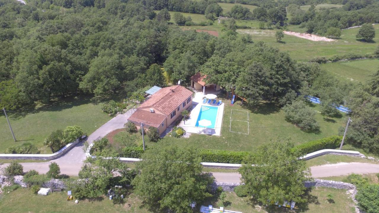 Villa Fragola - Holiday House With Large Garden Tinjan Exterior foto