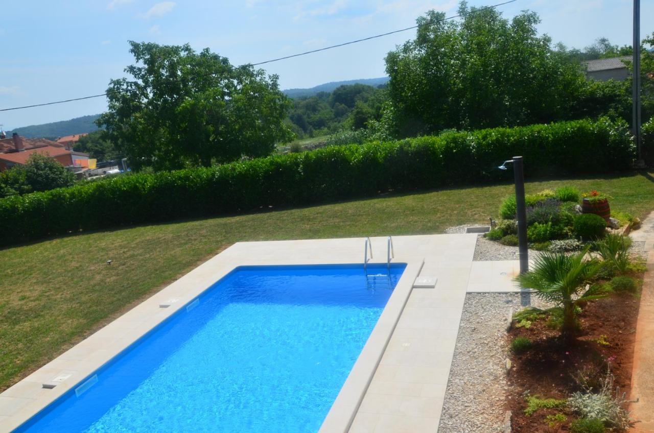 Villa Fragola - Holiday House With Large Garden Tinjan Exterior foto